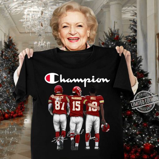 Funny Champion Kansas City Chiefs Patrick Mahomes NFL Football Signatures Shirt 3