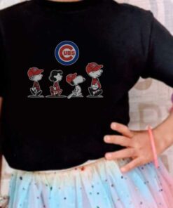 Snoopy Chicago Cubs Walking Shirt, The Peanut Character Charlie Brown And Snoopy Walking With Chicago Cubs Baseball Shirt 7