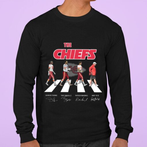 Hot The Chiefs Abbey Road Kansas City Chiefs Signatures Shirt, Patrick Mahomes, Andy Reid, Derrick Thomas, Tony Gonzalez 3